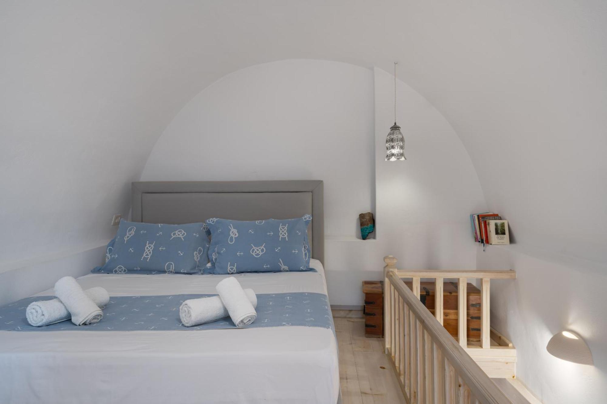 Santorita Suites Akrotírion エクステリア 写真