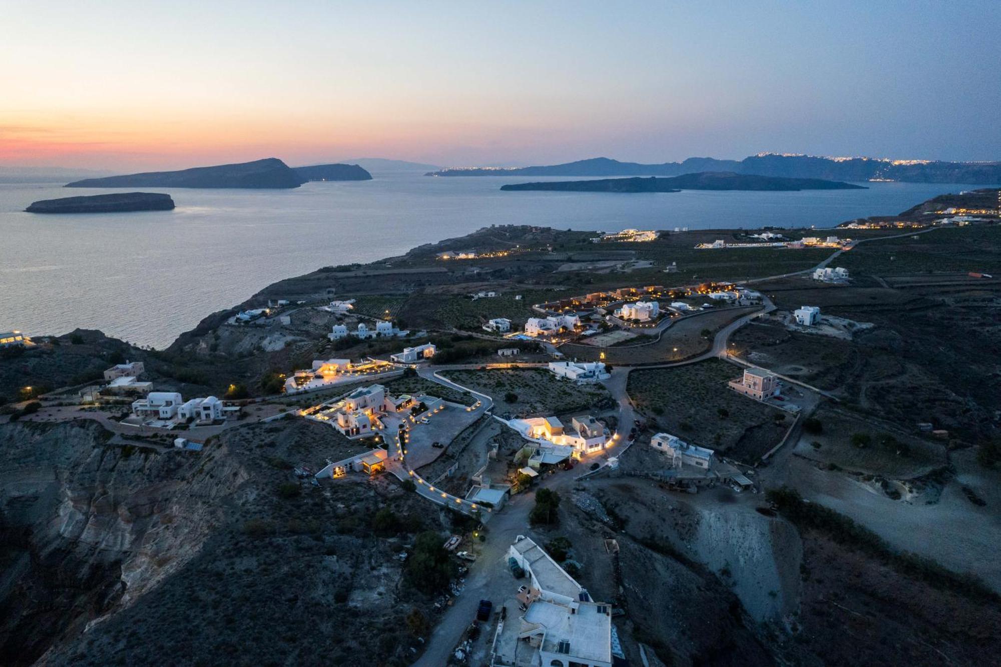 Santorita Suites Akrotírion エクステリア 写真