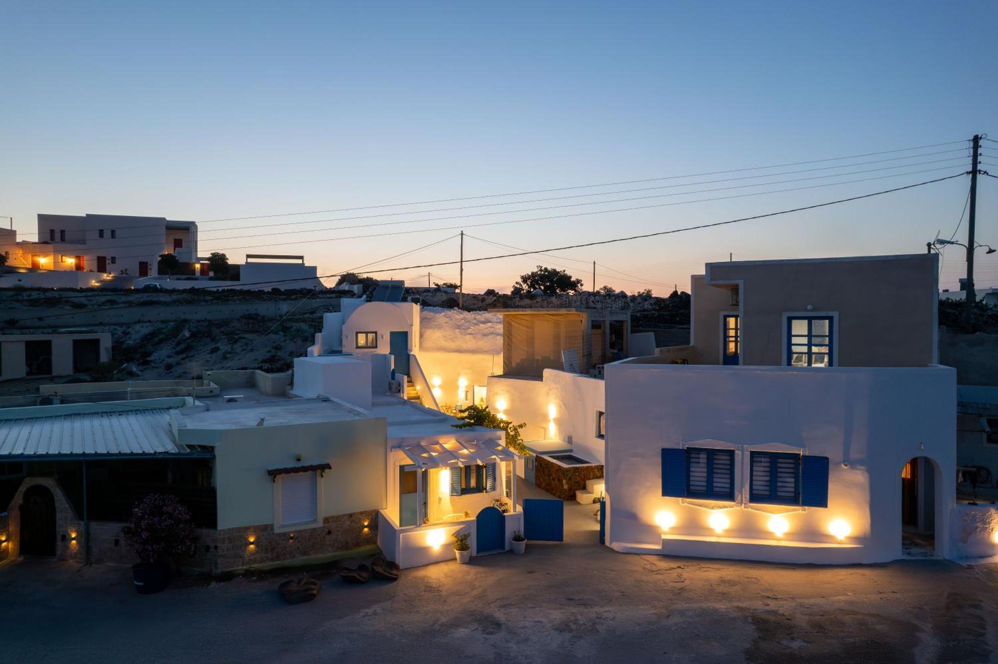 Santorita Suites Akrotírion エクステリア 写真