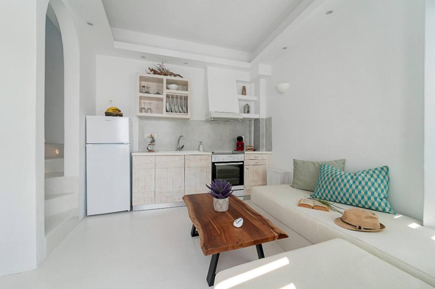 Santorita Suites Akrotírion エクステリア 写真